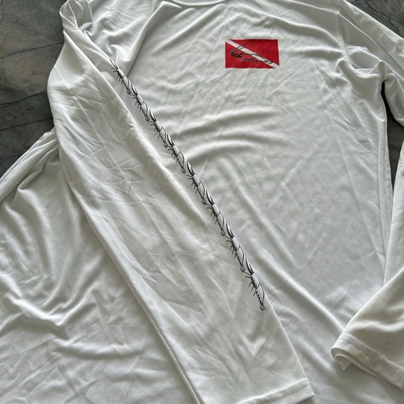 Kevin Brant | Rash Guard | Unisex Lobster Season | Used - Picture 3 of 8